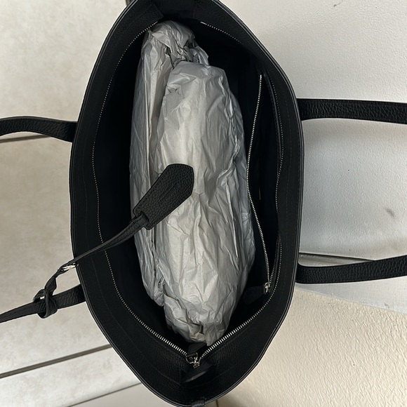 Brand new totte Burberry never been use, - Picture 2 of 6